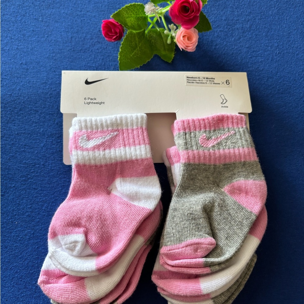 Nike Lightweight Newborn Socks 6-12 Months